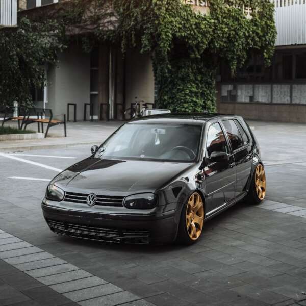 Volkswagen Golf 4 Pre-Owned